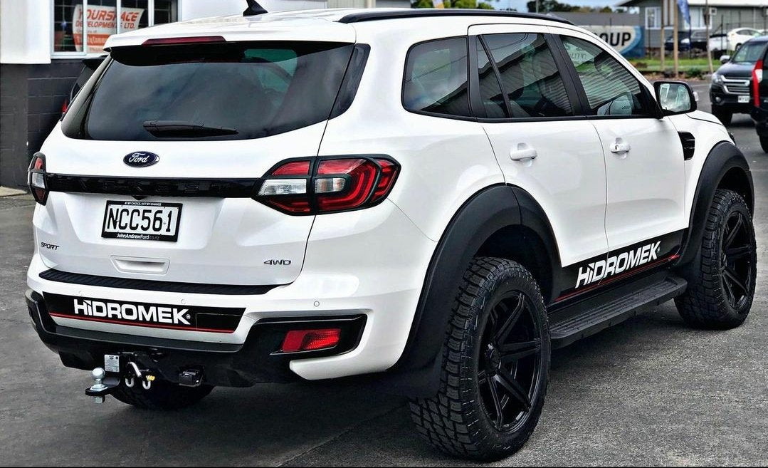 SMOOTH FLARES - FORD EVEREST (With Sensor Hole)