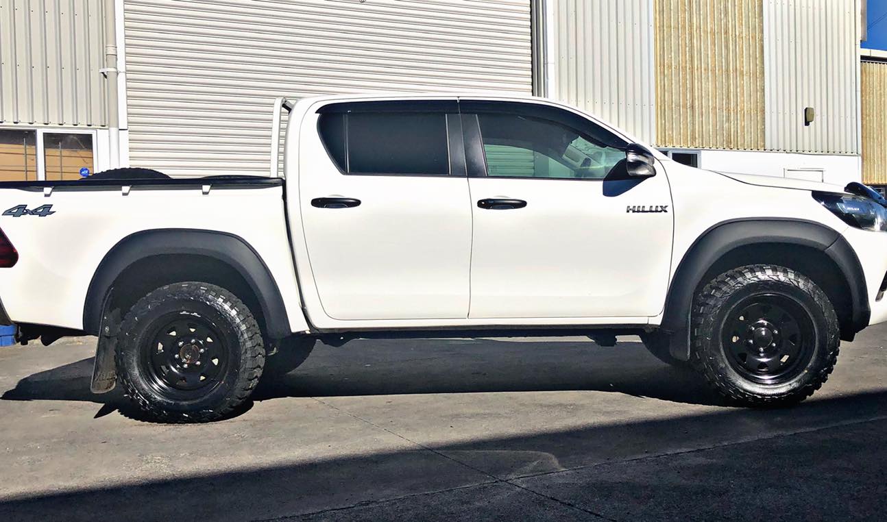 SMOOTH FLARES SUITABLE FOR HILUX 2019-2020 MODELS