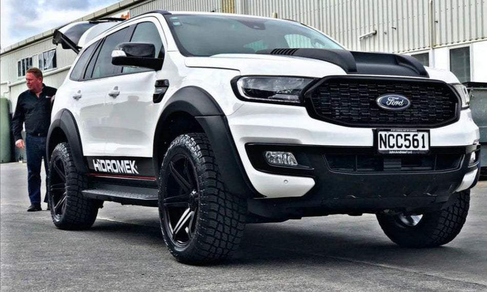 SMOOTH FLARES - FORD EVEREST SPORT (No Sensor Hole)