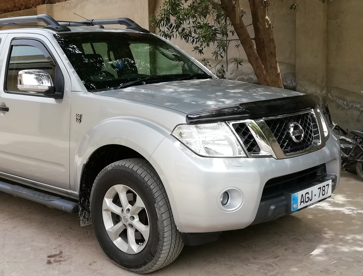 NAVARA D40 - BONNET GUARD