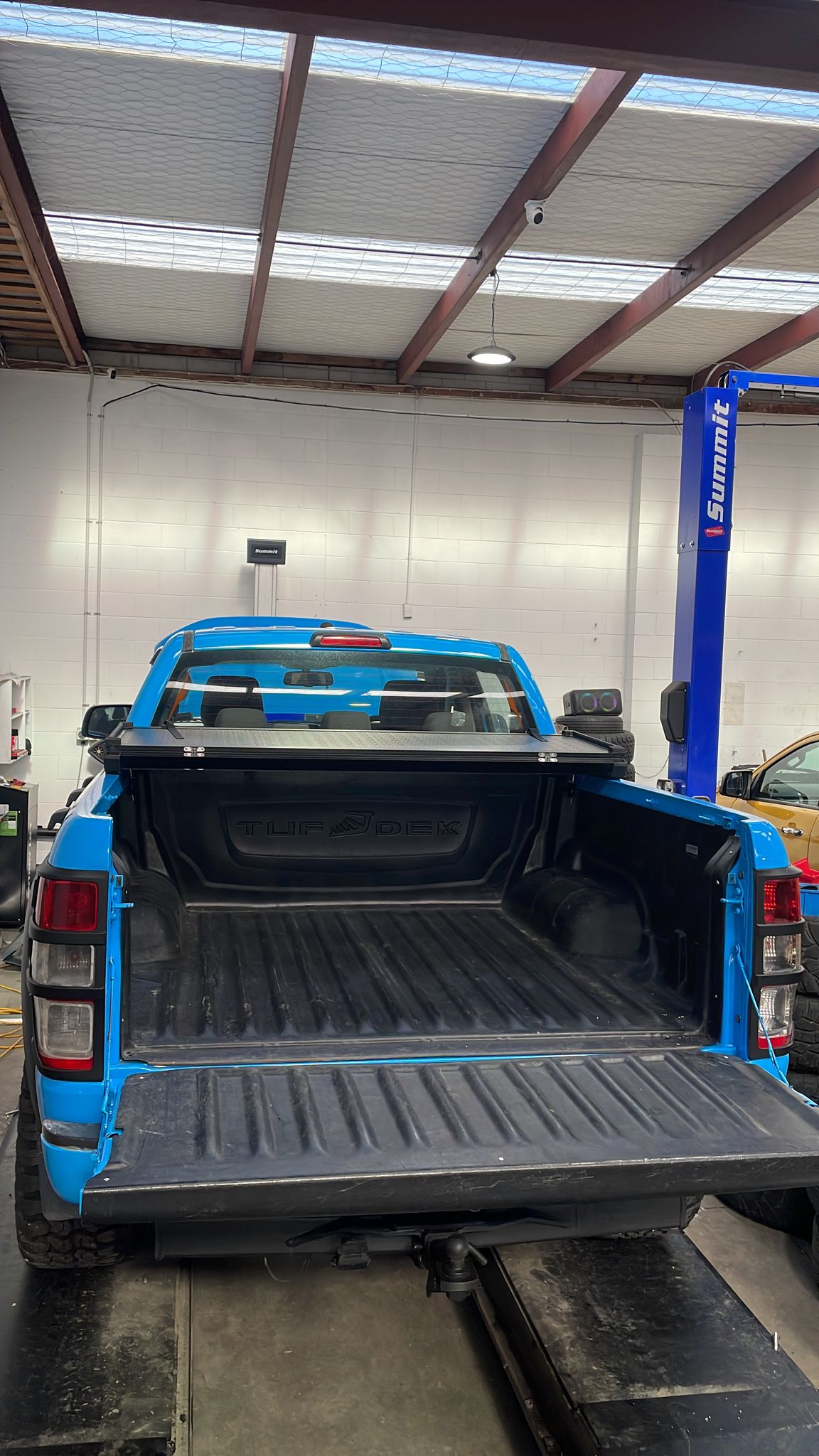 FORD RANGER ALUMINIUM TRI FOLD HARDLID 2012 - 2022 models (Double cab ...